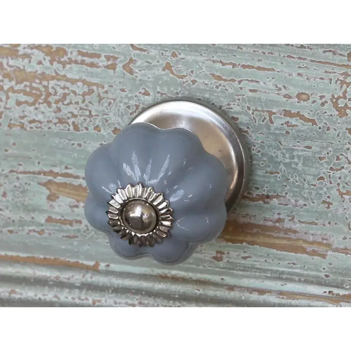 Chic Antique / Porcelánová úchytka Flower Grey - Small