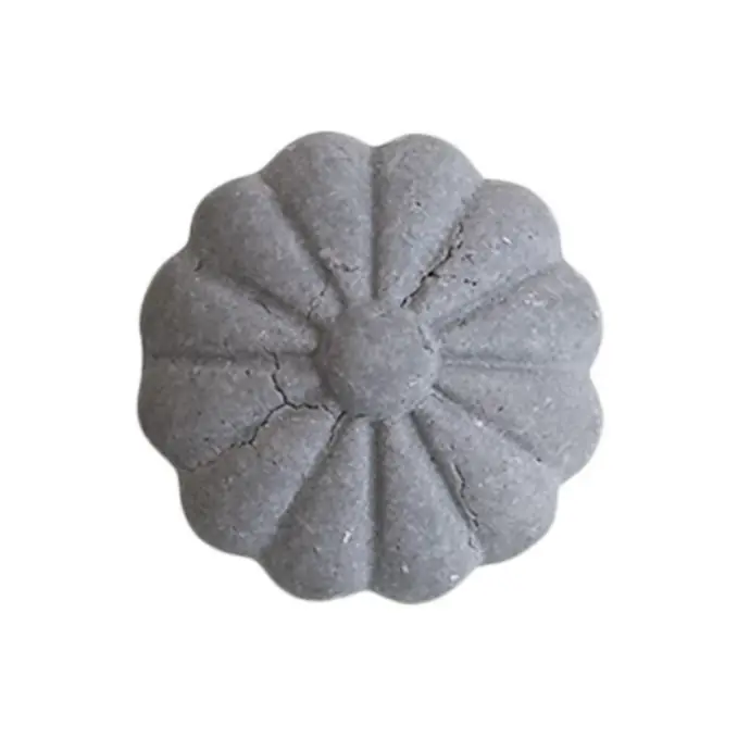 Chic Antique / Cementová úchytka Grey Flower 3 cm
