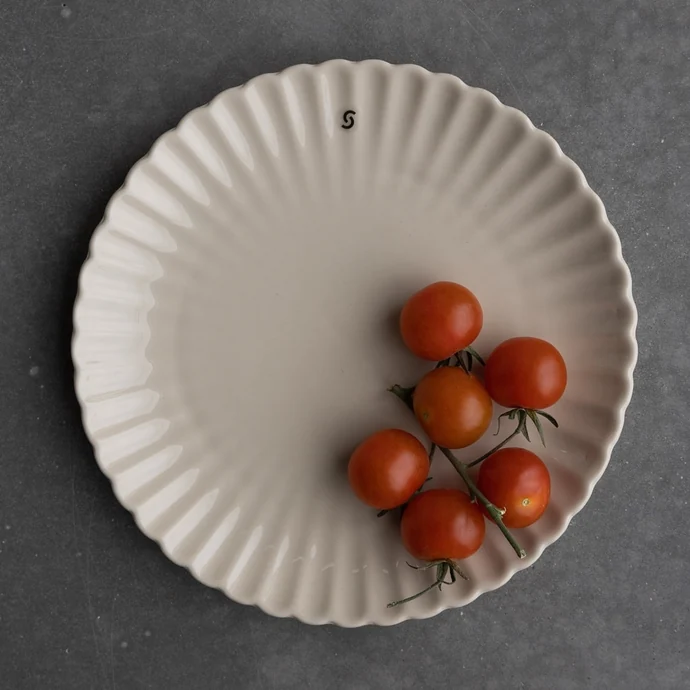 Storefactory / Keramický tanier Flora Beige Ø 20 cm
