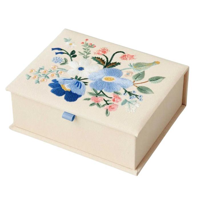 Rifle Paper Co. / Vyšívaný úložný box na spomienky Garden Party Blue