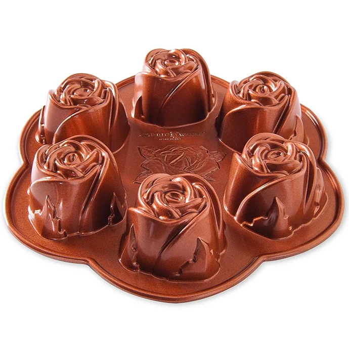 Nordic Ware / Hliníková forma Bouquet of Roses