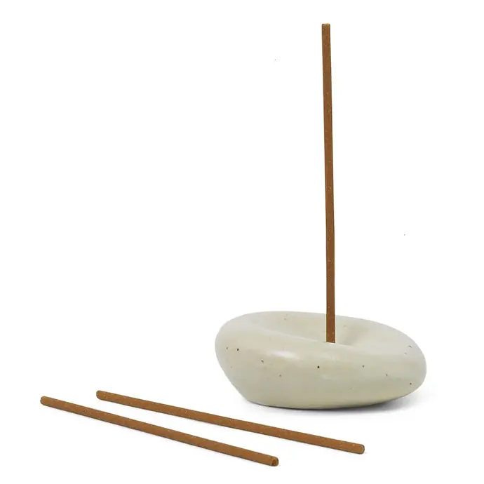 Ferm Living / Dárkový set stojanu a 6 vonných tyčinek Sense