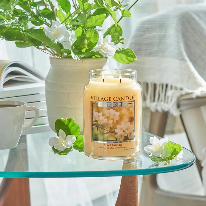 VILLAGE CANDLE / Svíčka Village Candle - Sunlit Jasmine 602g