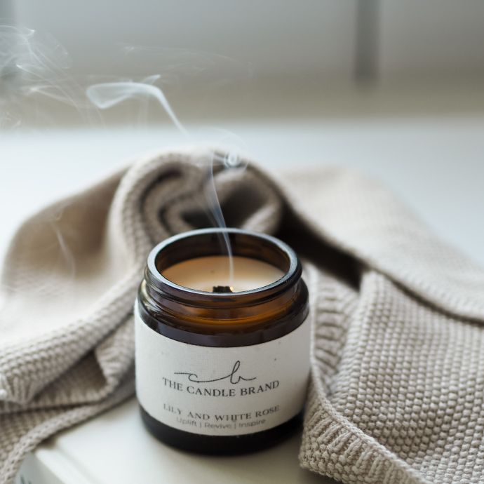 The Candle Brand / Vonná svíčka ve skle Lily and White Rose 90 g