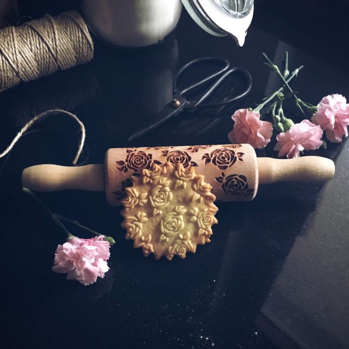Goody Woody / Embosovaný valček na cesto Roses - malý