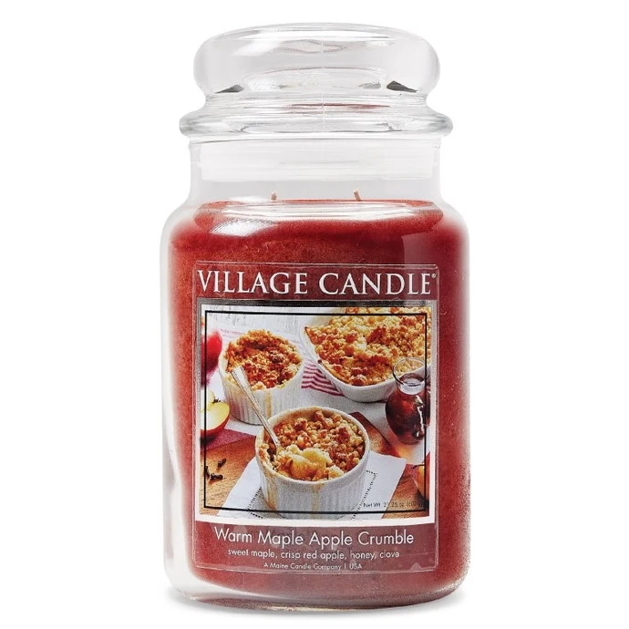 VILLAGE CANDLE / Sviečka Village Candle - Warm Maple Apple Crumble 602 g