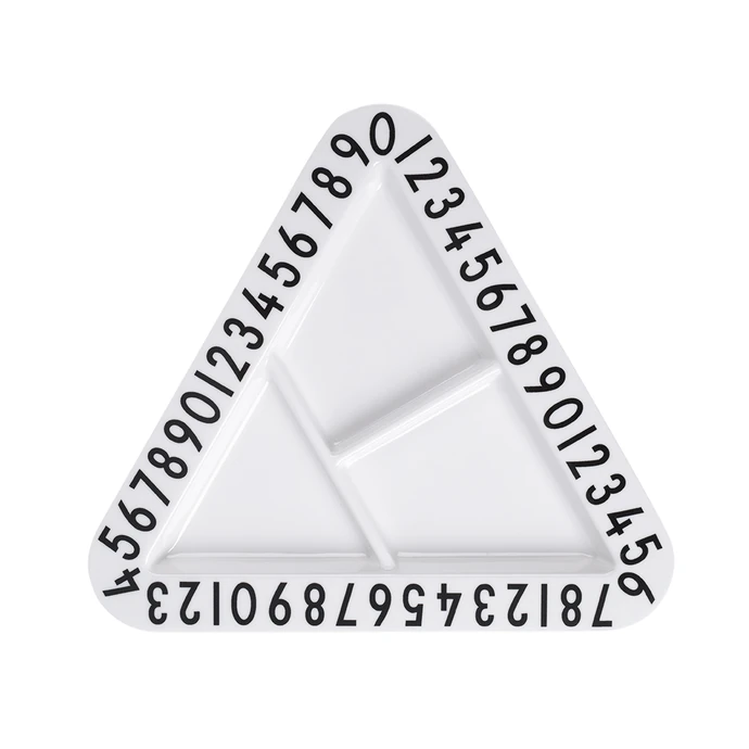 DESIGN LETTERS / Dětský melaminový talířek Triangular 21 cm