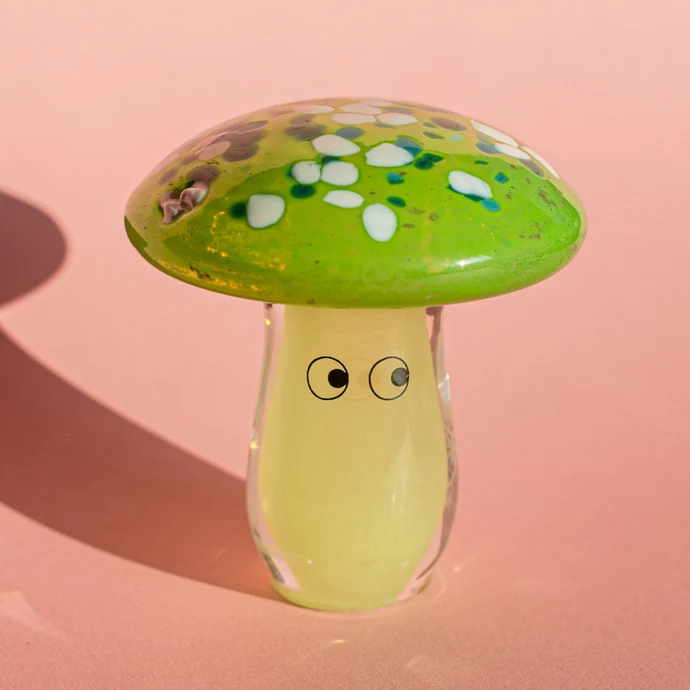 Studio Arhoj / Skleněná figurka Crystal Blob Green Side Eyes Shroom