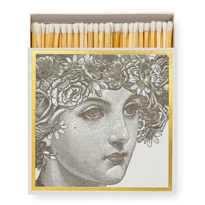 Archivist / Zápalky Lady