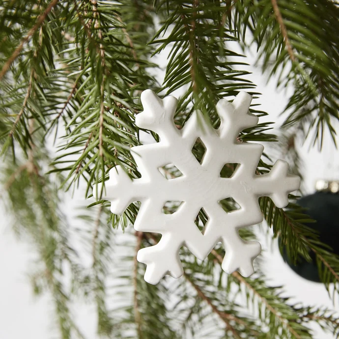 House Doctor / Vianočná keramická ozdoba Snowflake