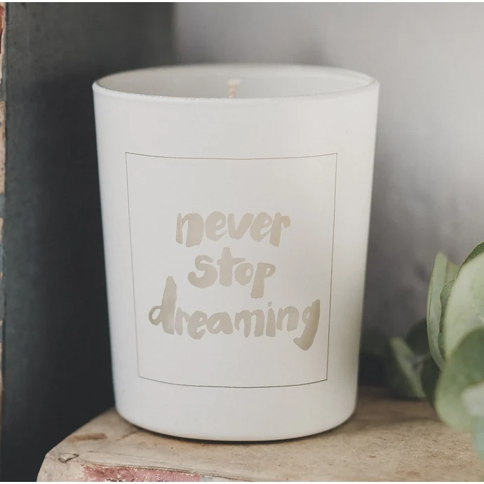 Love Inc. / Bílá svíčka Never stop dreaming - fíky a bílé pižmo