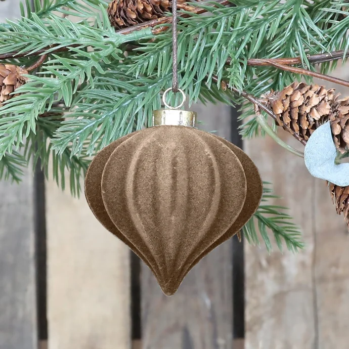Chic Antique / Velurová vánoční ozdoba Latte 11 cm