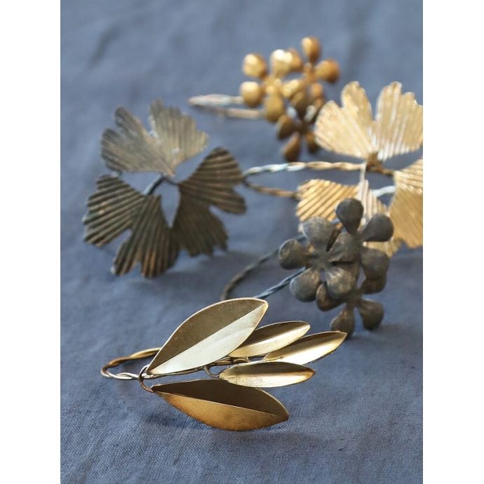 Kovový kroužek na ubrousky Antique Brass Three Leaves