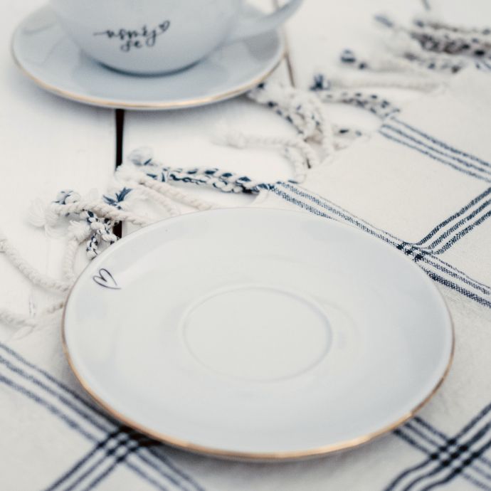 Porcelánový podšálek 15 cm - srdíčko na kraji
