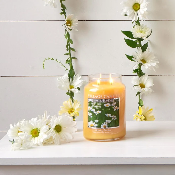 Svíčka Village Candle - Dancing Daisies 92gr