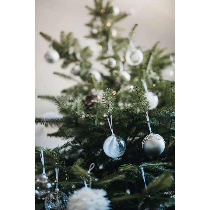 Vánoční baňka s pírkem - 6 cm