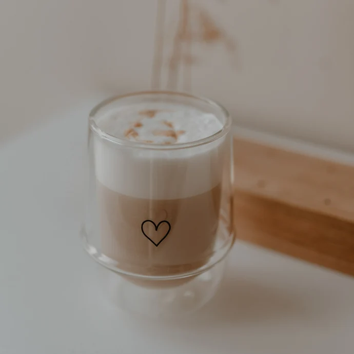 Dvoustěnná sklenice na teplé nápoje Heart 300 ml