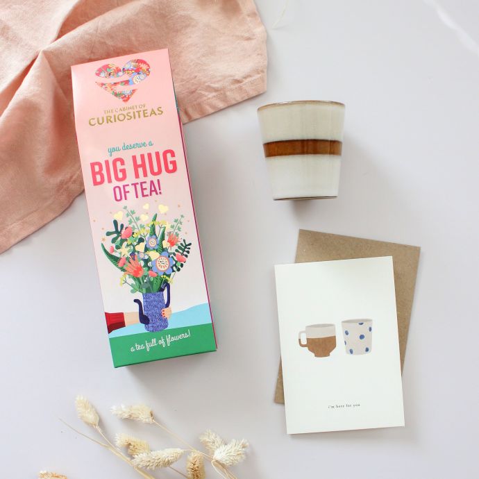 Organický černý čaj s květinovou směsí A big Hug of Tea! 75g + sítko