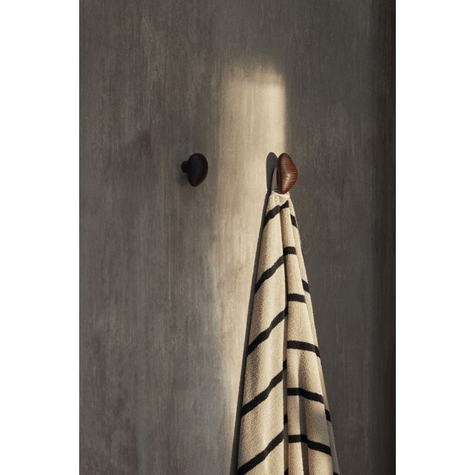 Plážová osuška z organické bavlny Alee Sand/Black 150x30 cm