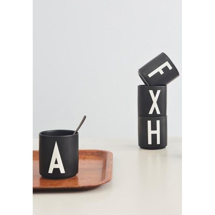 Porcelánový hrneček/dózička Letters black