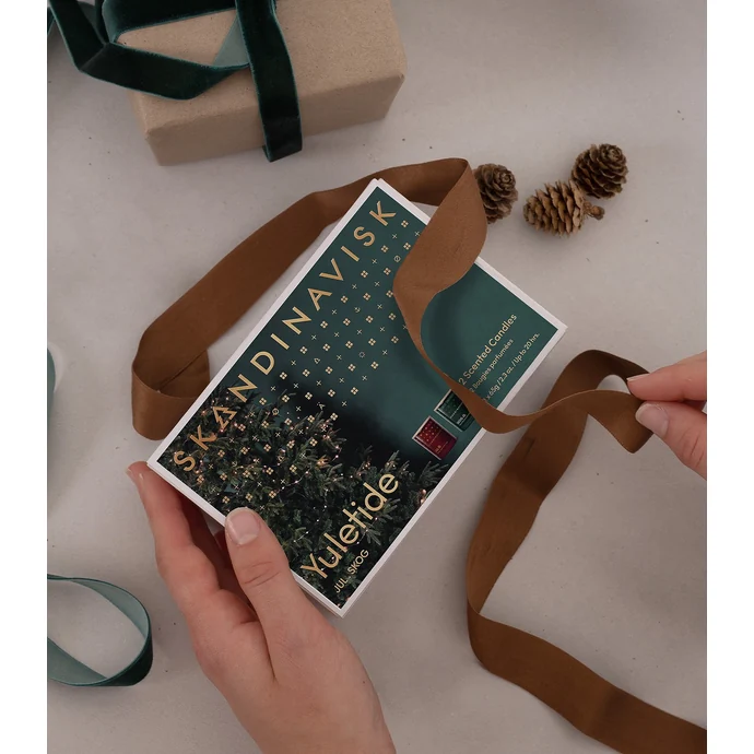 Dárkový set svíček Yuletide - JUL and SKOG – 2 x 65 g