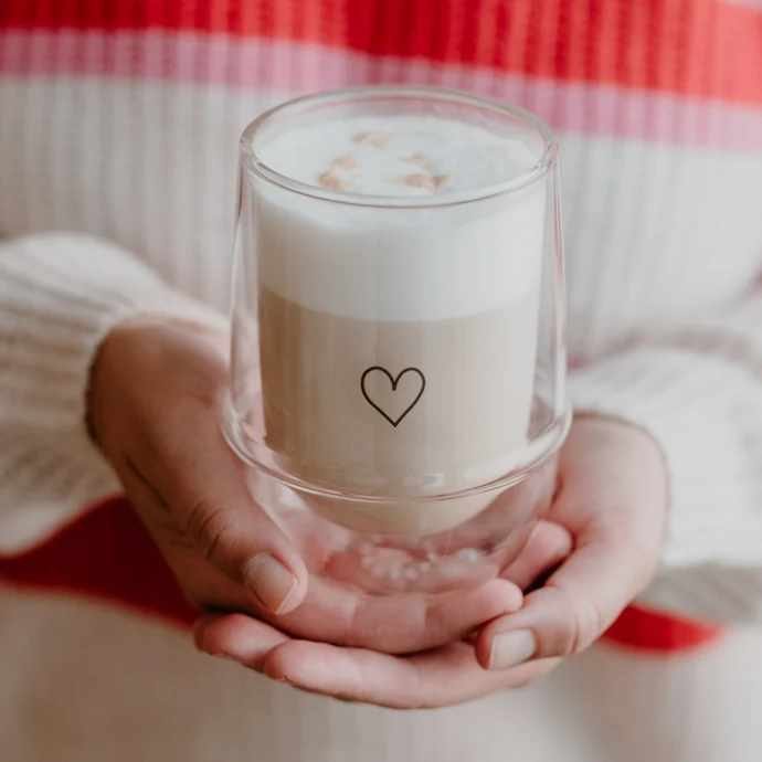 Dvoustěnná sklenice na teplé nápoje Heart 300 ml