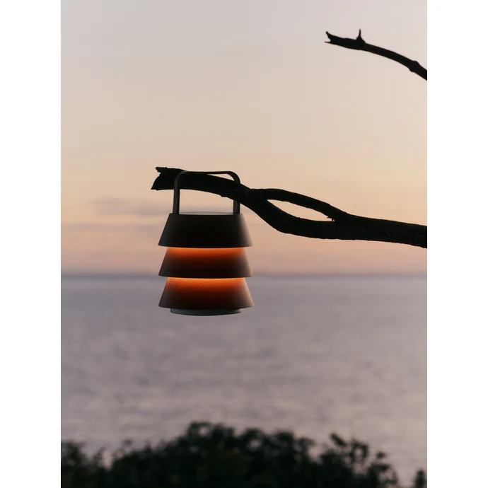 Přenosná lampa Luver Ferm Living x Utzon Can Lis Collection