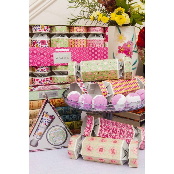 Dárková sada balzámů na ruce a na rty Fabrics & Flowers