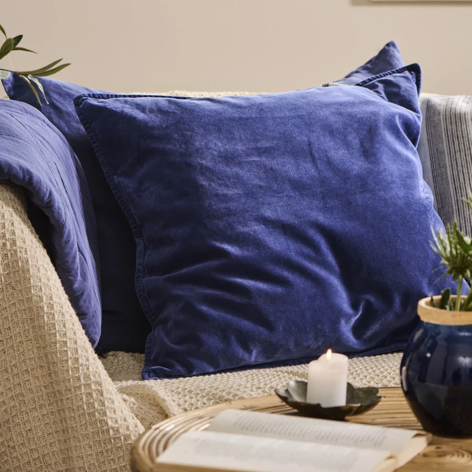 Sametový povlak na polštář Indigo 52 x 52 cm