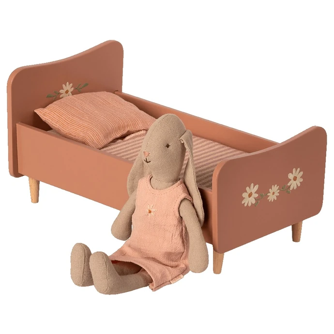 Dřevěná postel pro zvířátka Maileg Rose Mini