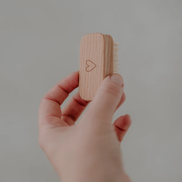 Dětský kartáček na nehty Heart Oak Wood