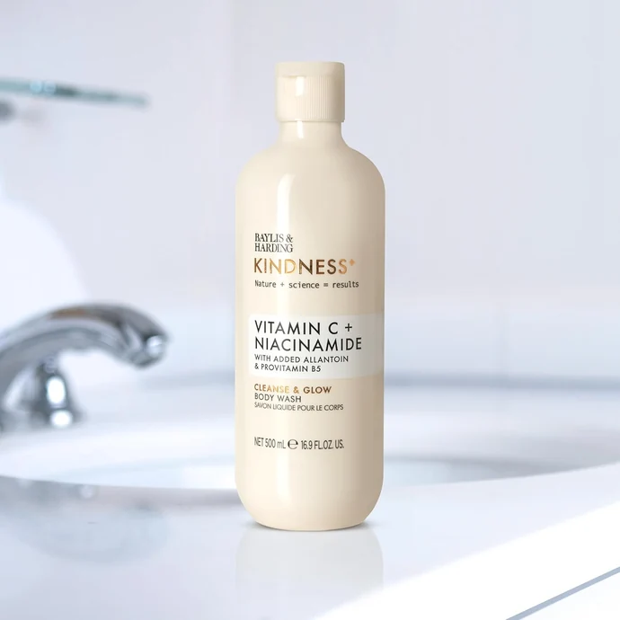 Rozjasňující sprchový gel s vitamínem C Kindness+ 500 ml