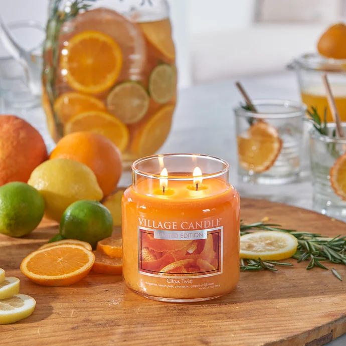 Svíčka Village Candle - Citrus Twist 389 g