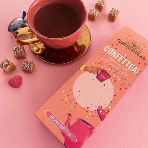 Organický černý čaj s rozpustnými konfetami Confettea Pink 80g