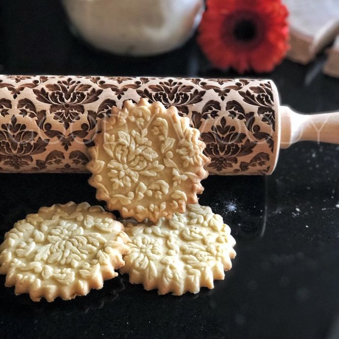 Embosovaný váleček na těsto Damask 45 cm