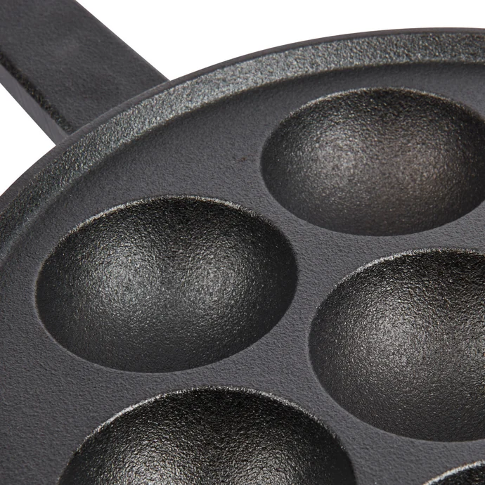 Litinová pánev na přípravu dánského dezertu Æbleskiver