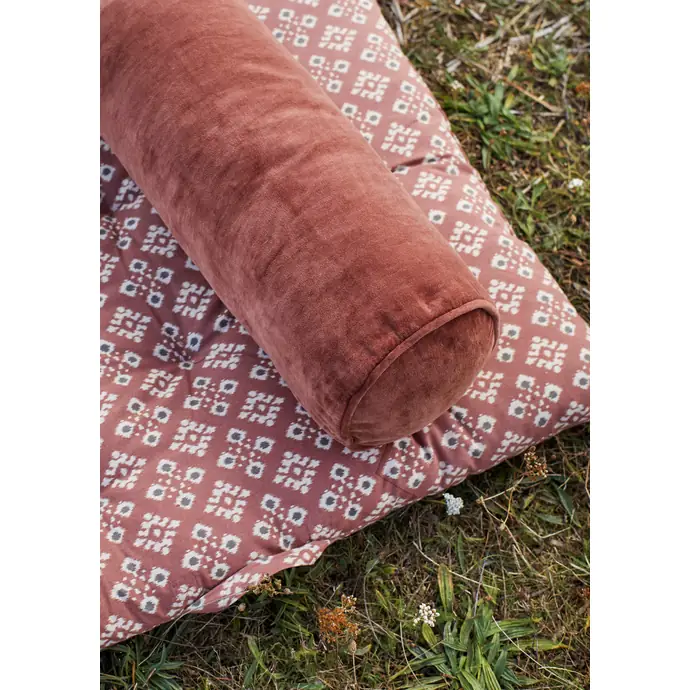 Sametový polštář válec Dark Rose