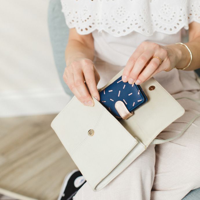 Pouzdro na karty a doklady Overspill Navy