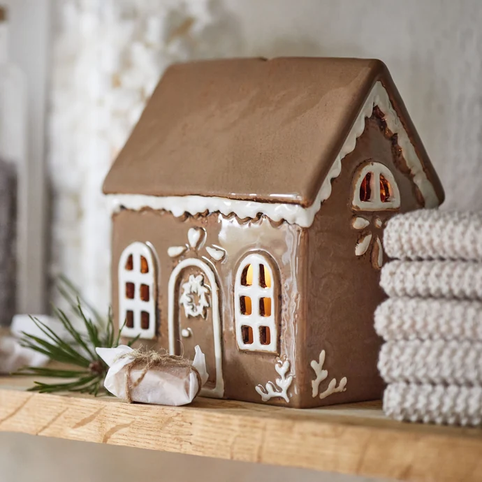 Keramický svícen Stillenat Gingerbread Door Wreath