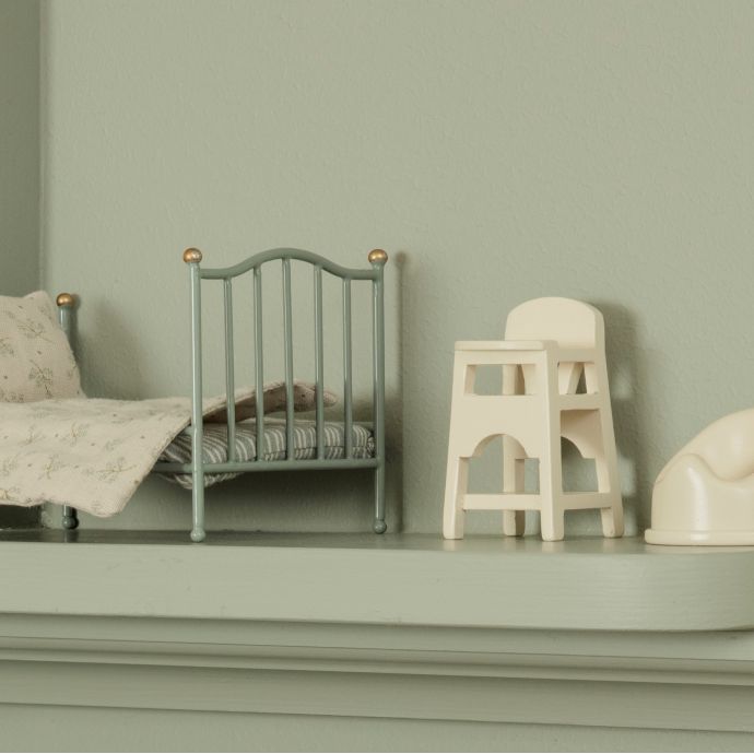 Jídelní židlička pro zvířátka Maileg Micro Off White