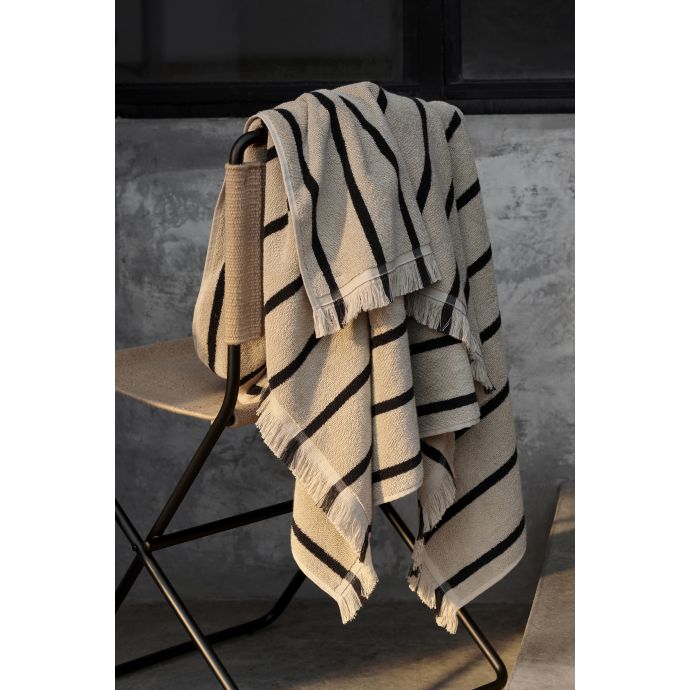 Plážová osuška z organické bavlny Alee Sand/Black 150x30 cm