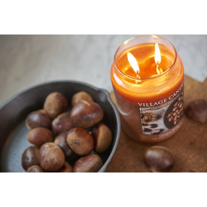 Svíčka Village Candle - Chestnut Spice 602g