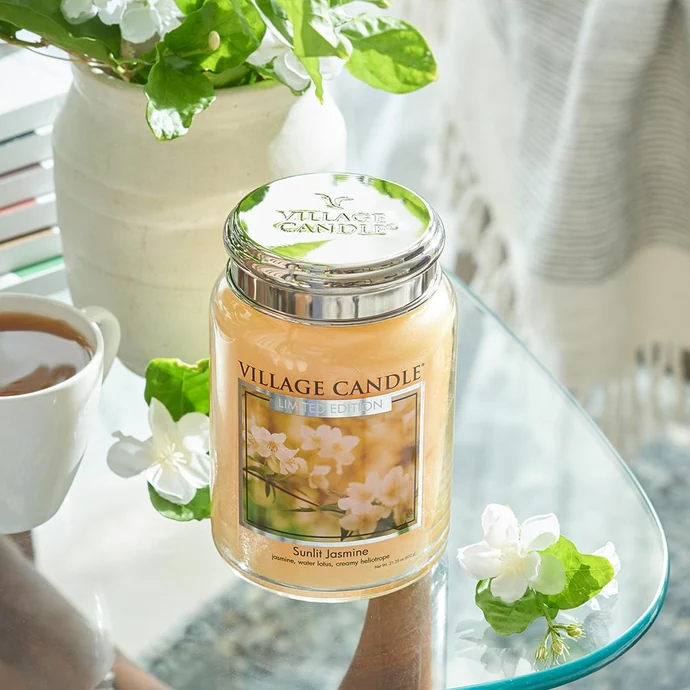 Svíčka Village Candle - Sunlit Jasmine 602g