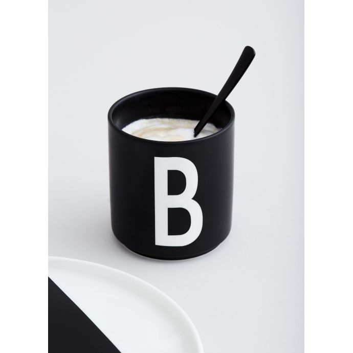 Porcelánový hrneček/dózička Letters black
