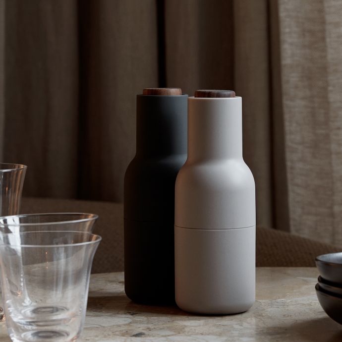 Mlýnek na sůl a pepř Bottle Ash/Carbon Walnut - set 2 ks