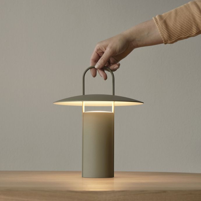 Přenosná stolní lampa Ray Table Lamp