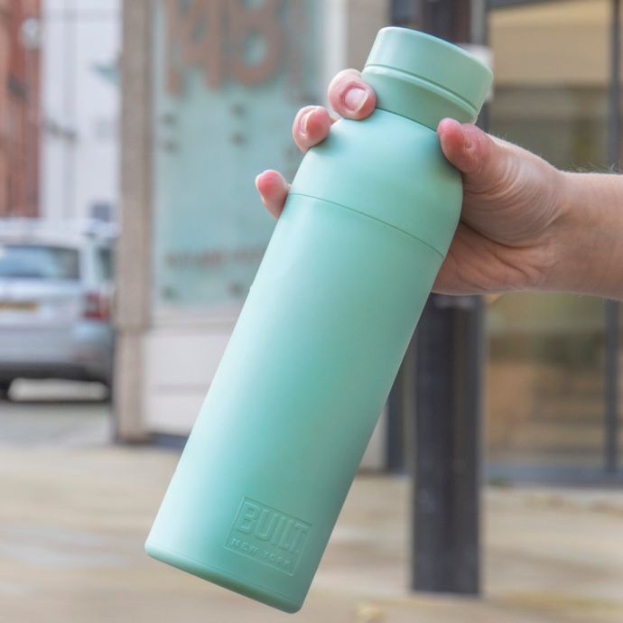 Recyklovaná lahev na vodu BUILT Green 500 ml