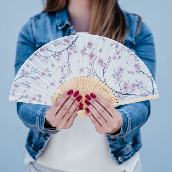 Trendy látkový vějíř Sakura