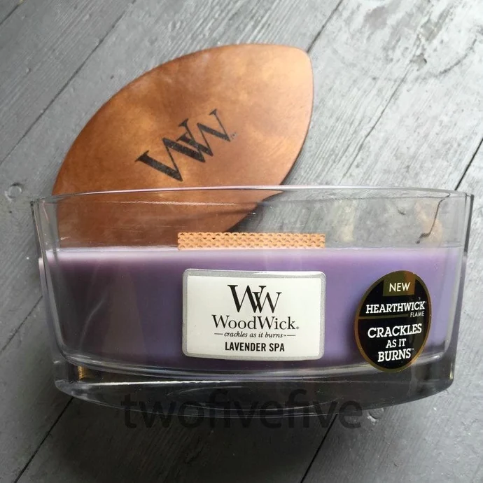 Vonná svíčka WoodWick - Lavender Spa 454g