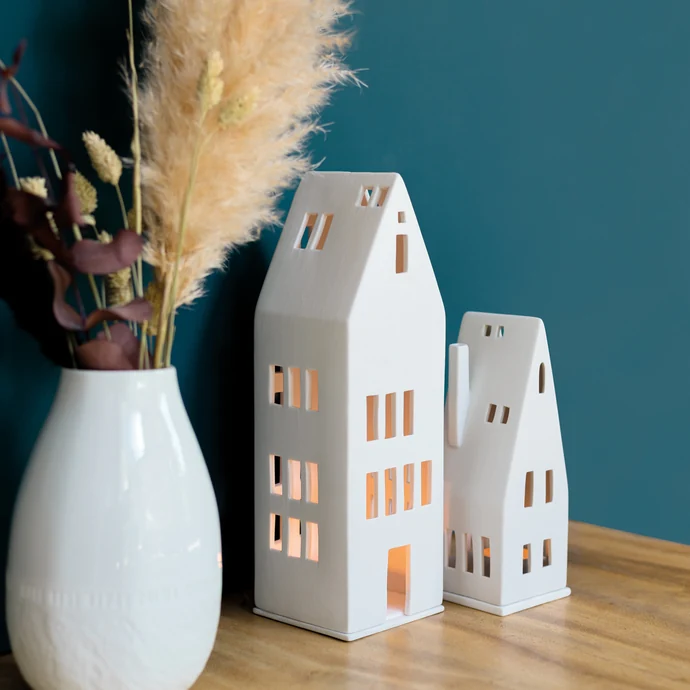 Porcelánový svícen domeček Large Windows 30 cm
